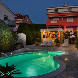 3* Couette-café La Perla